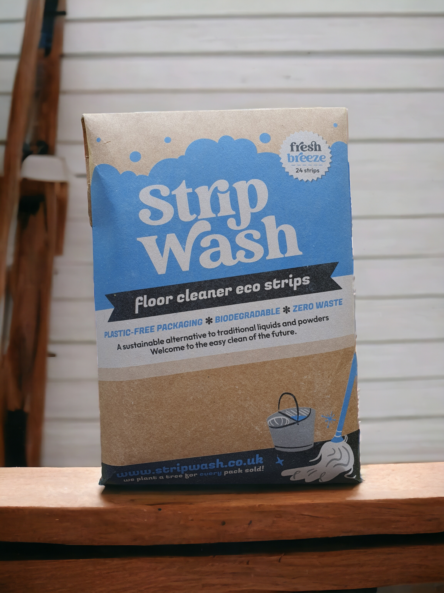 Strip wash floor cleaner